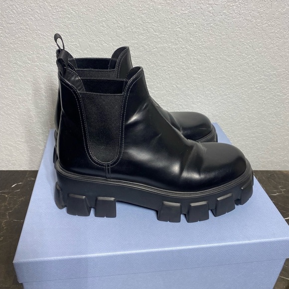 Prada monolith brushed leather chelsea boots - Picture 7 of 13